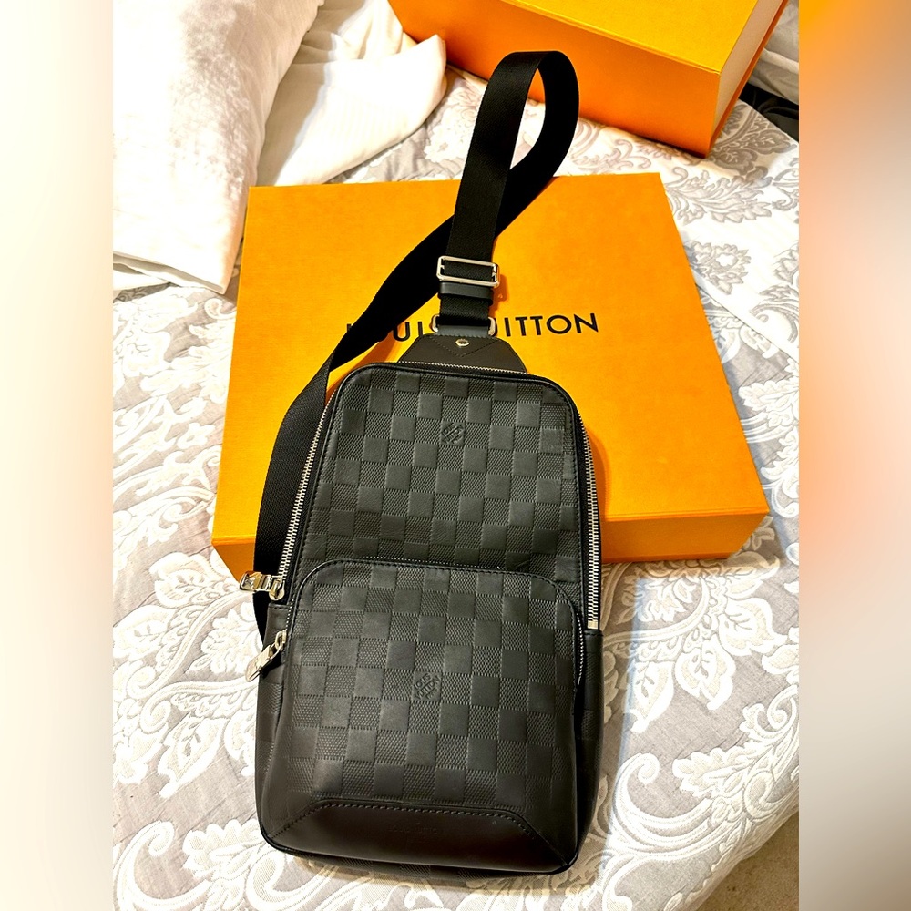 ✨ LOUIS VUITTON AVENUE SLINGBAG NM ✨ AUTHENTIC